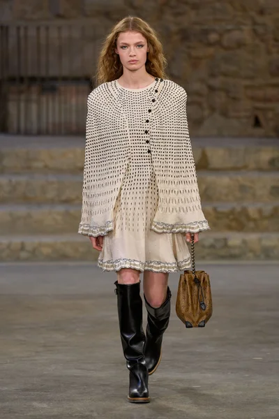 Look 32